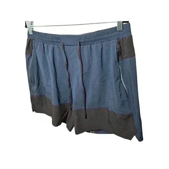 Lululemon size XL Switch Up Short 7" Obsidian / Black EUC - Picture 9 of 15